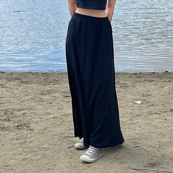 Long skirt - Picture 2 of 3